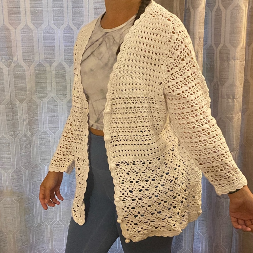 iz claiborne white crocheted cardigan size medium